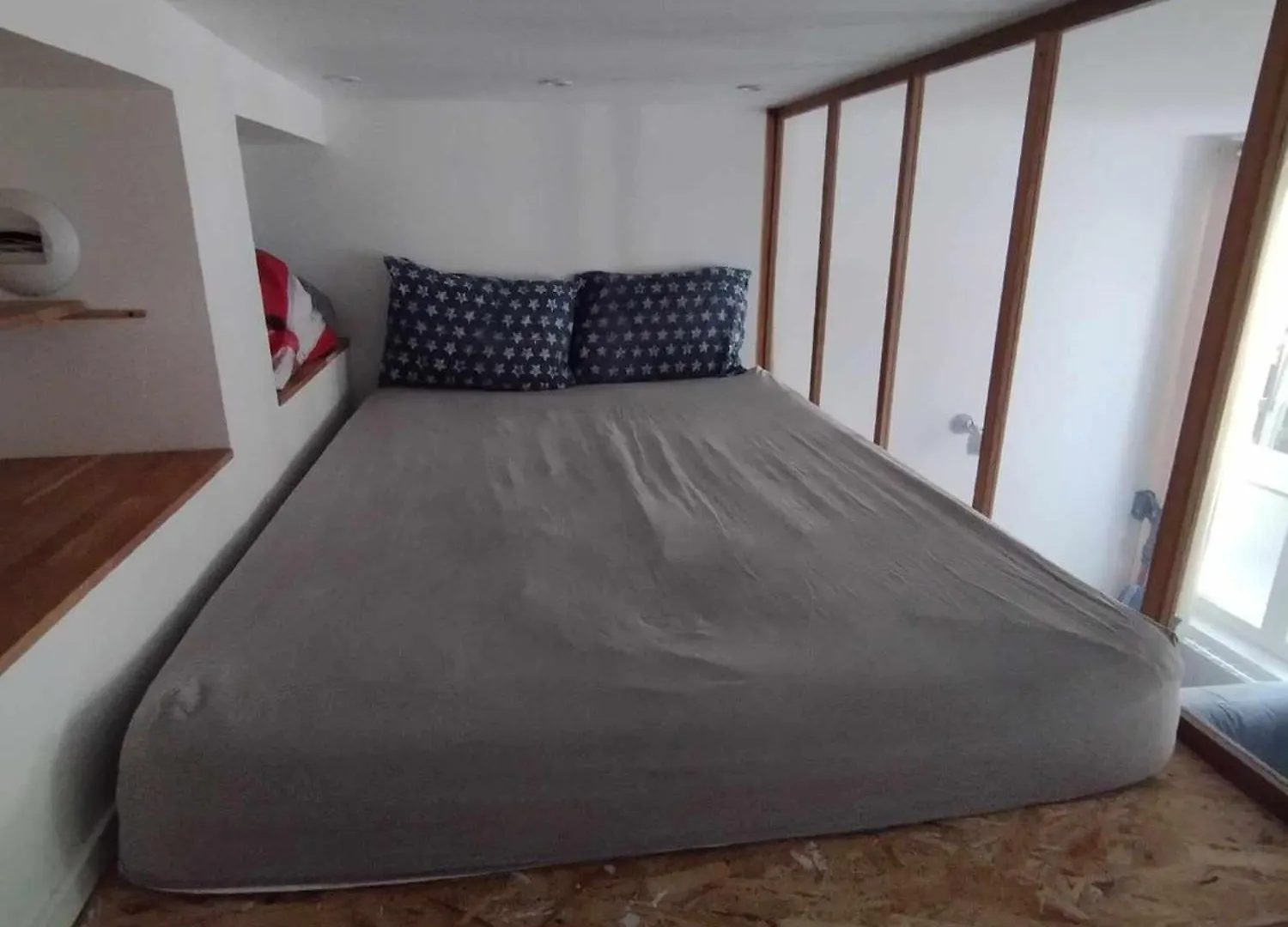 Appartement Canal St Martin 2 Lit Double Parijs
